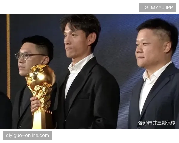 王燊超家里冰箱贴全是训练计划，连牛奶盒上都写着体脂率