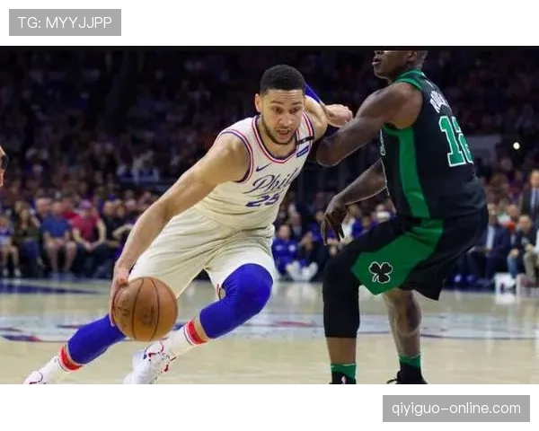 杨瀚森从无球转挡拆制造错位牵制内线稳住外线