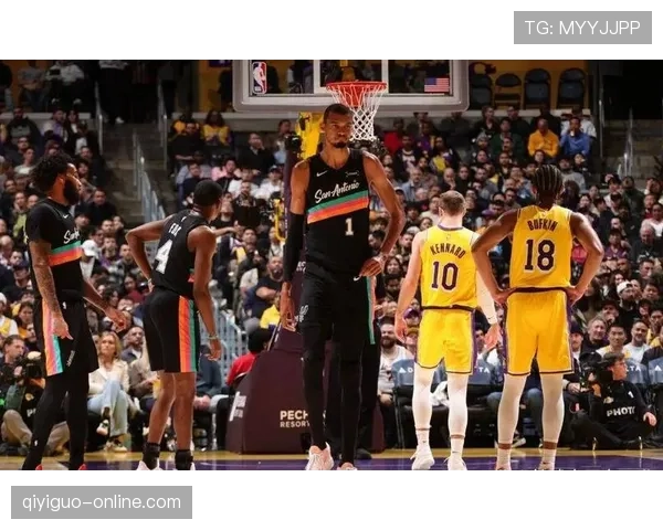 维克托文班亚马挡拆拉开空间提升得分效率明显超越同期新秀